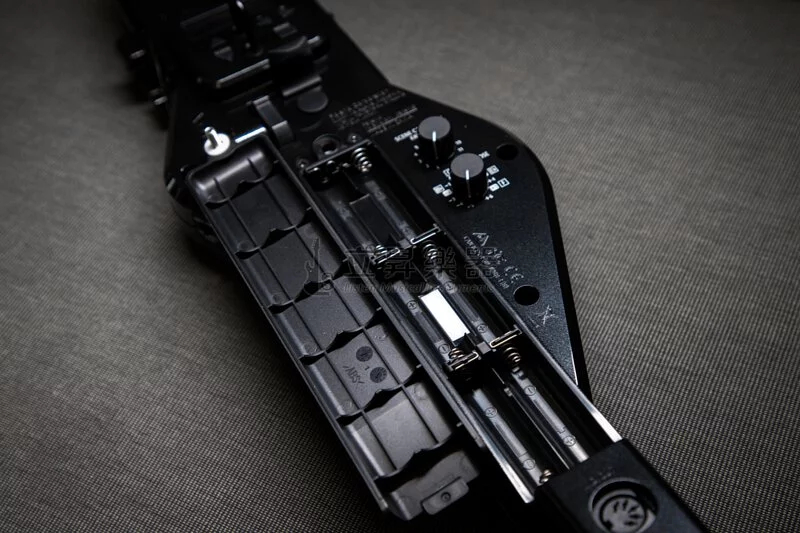 Roland AE-30 數位吹管電吹管Aerophone Pro AE30附原廠專用盒、多樣配件