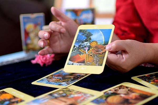 鍾絲雨 元辰宮 前世今生 塔羅