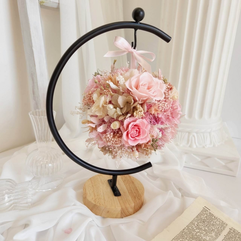 甜美粉色吊掛花球