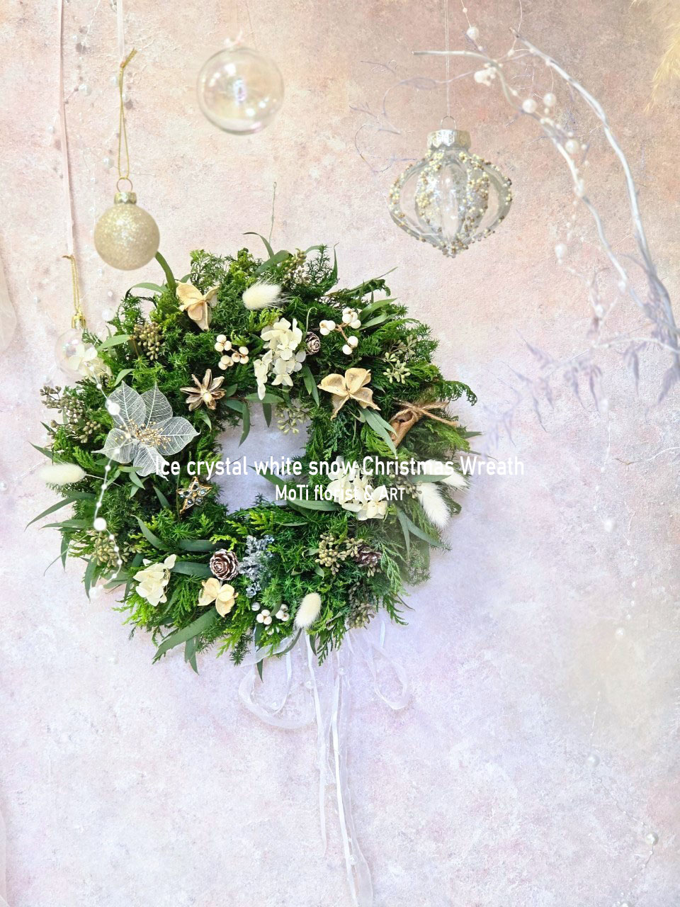 白雪混松聖誕花圈