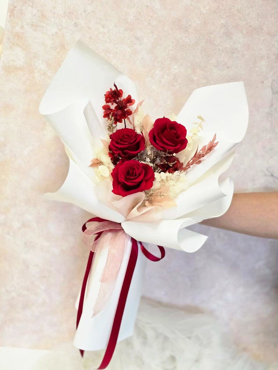 厄瓜多永生玫瑰花束(緋紅暮霞)