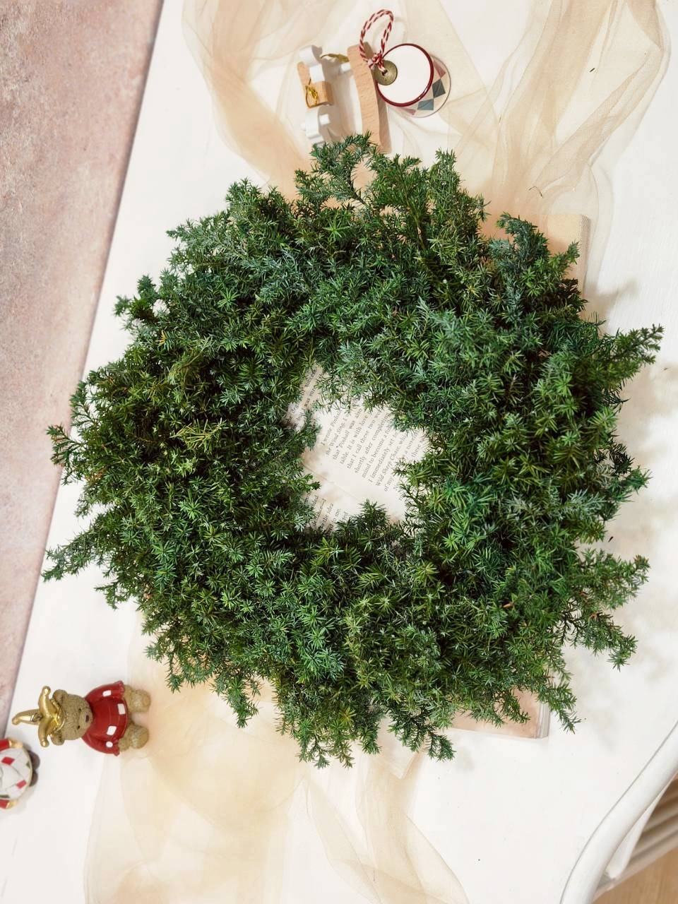 永生雪松花圈30公分 (個人質感設計款)