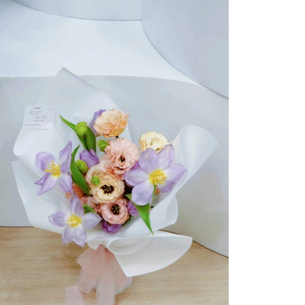 8朵鬱金香桔梗花束｜