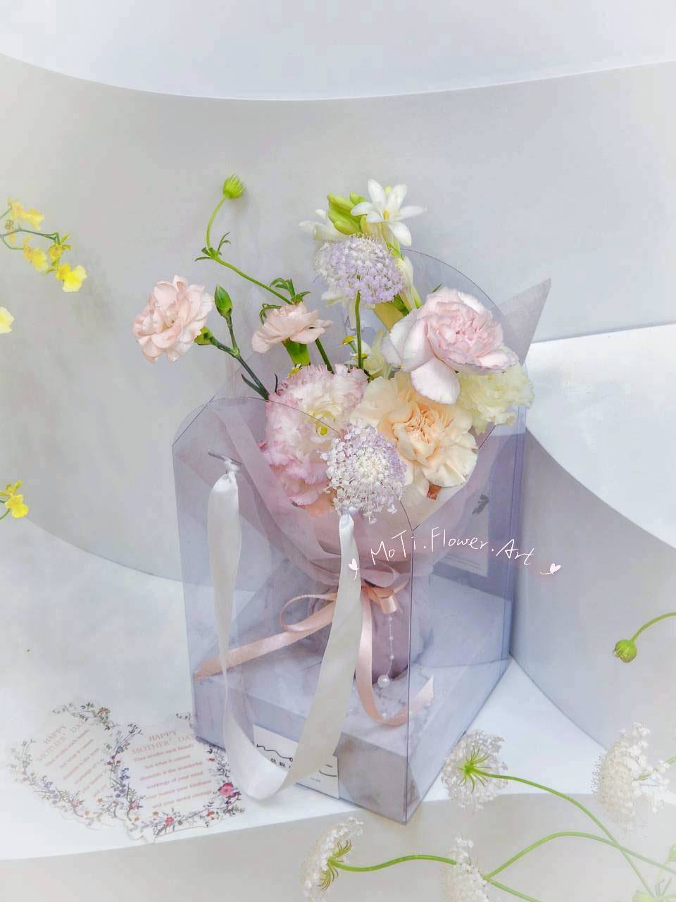 康乃馨提盒花 ( M )