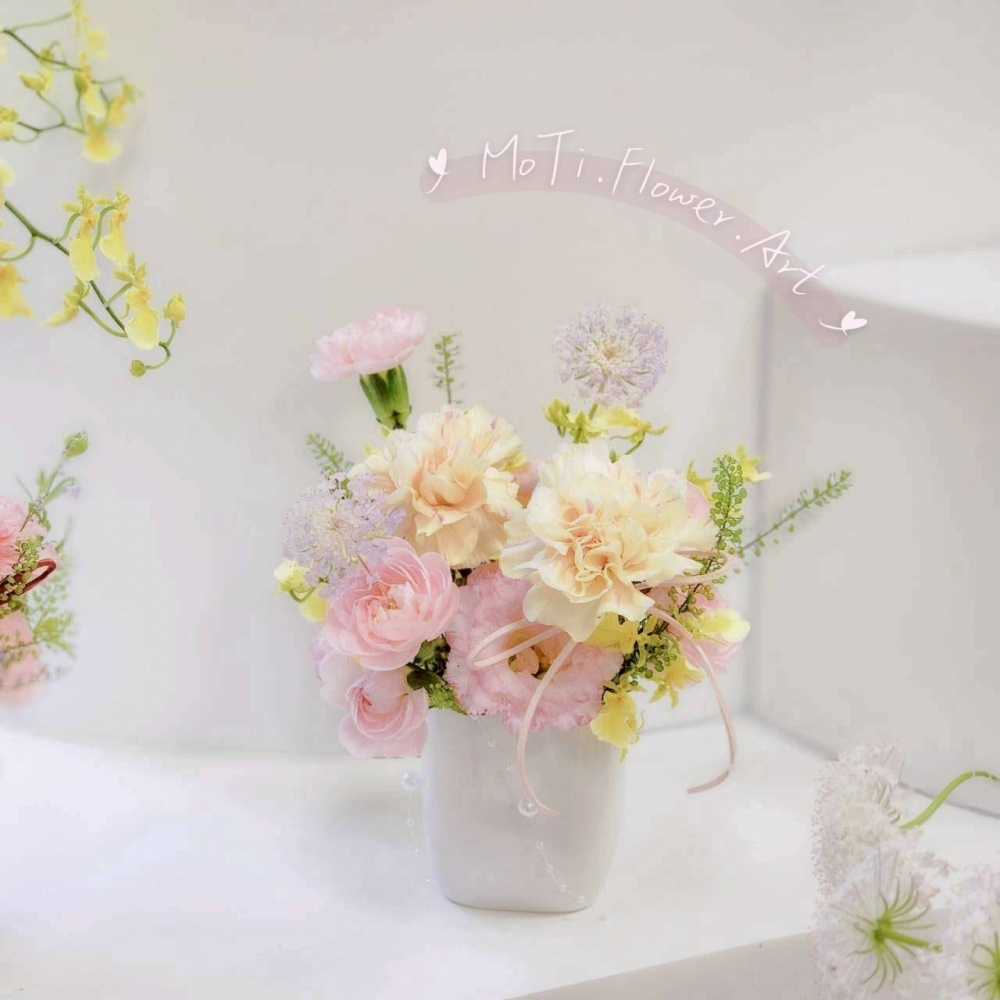 康乃馨桌花 ( S，