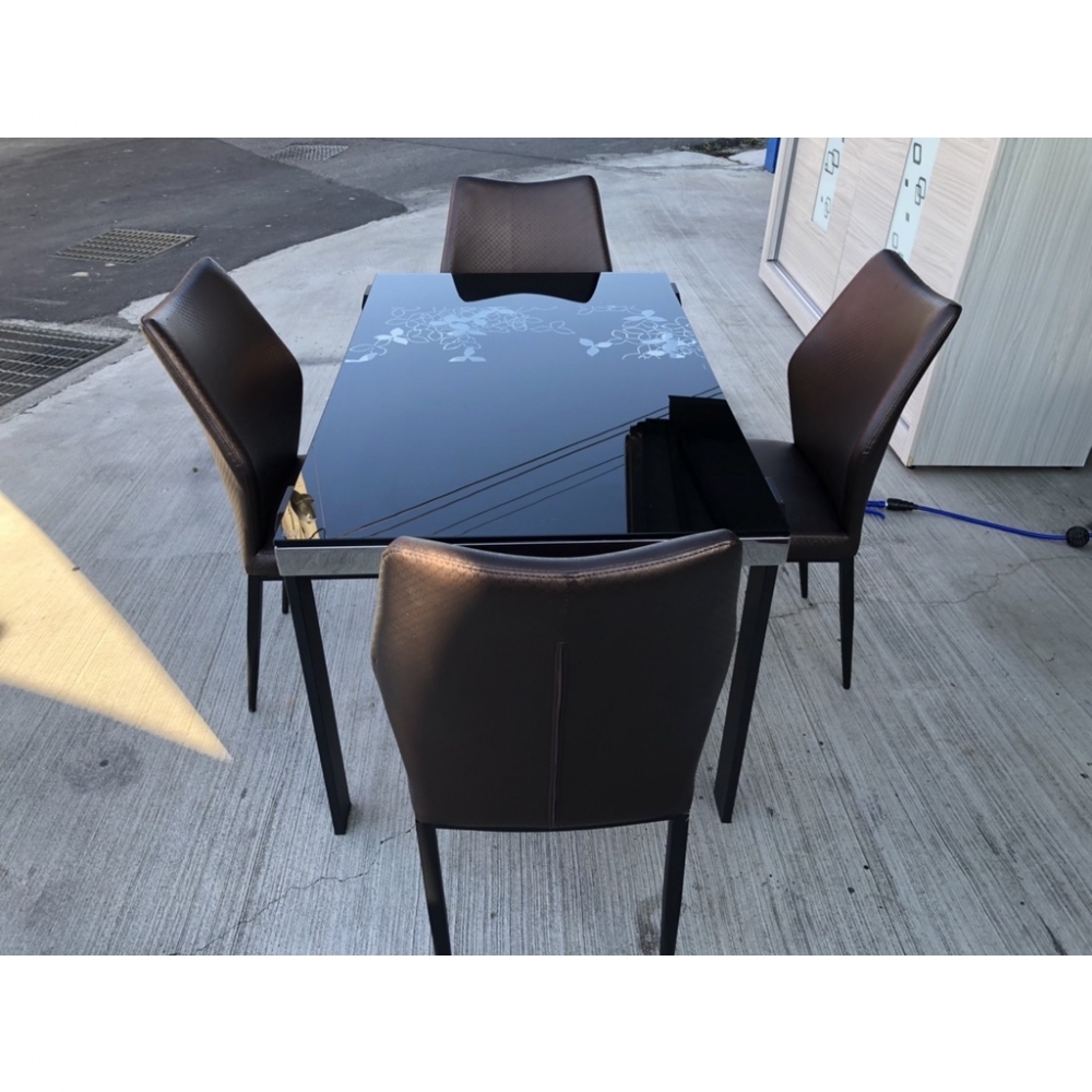 4.2尺黑色玻璃餐桌椅組 1桌4椅