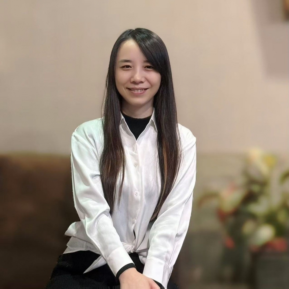 黃利利  諮商心理師