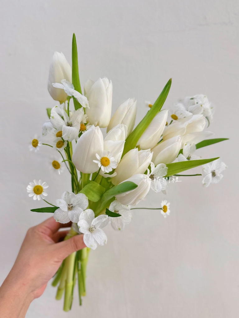 一把鬱金香登記捧花｜台中婚禮捧花｜台中新娘捧花