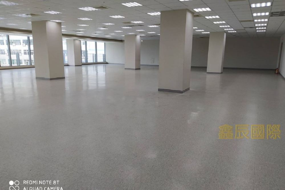 三重商業大樓-A</BR>建坪：258.26</BR>租金23萬</BR>廠區乾淨明亮</BR>近捷運，有卸貨碼頭