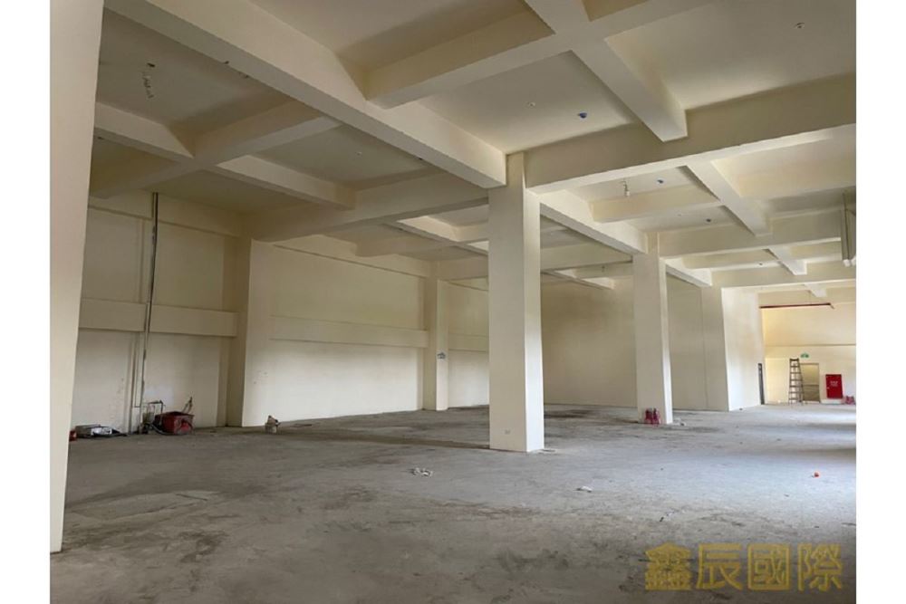 八德透天廠房1F</BR>建坪：290</BR>租金：30萬</BR>有客貨梯</BR>可分層租