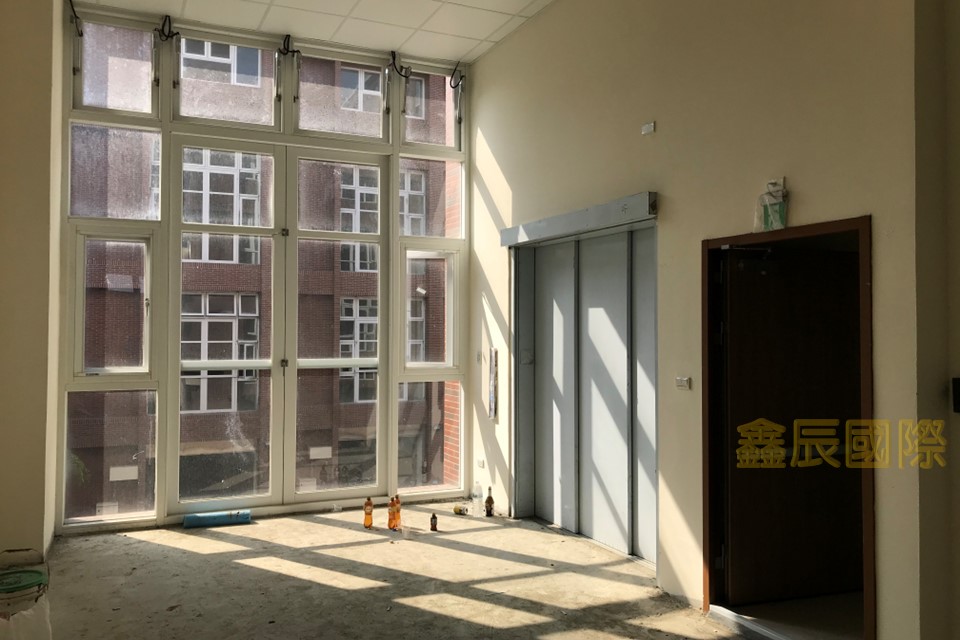 北三重產業園區</BR>地坪：94.92</BR>建坪：242.08</BR>售價14041萬</BR>可工廠、公司登記