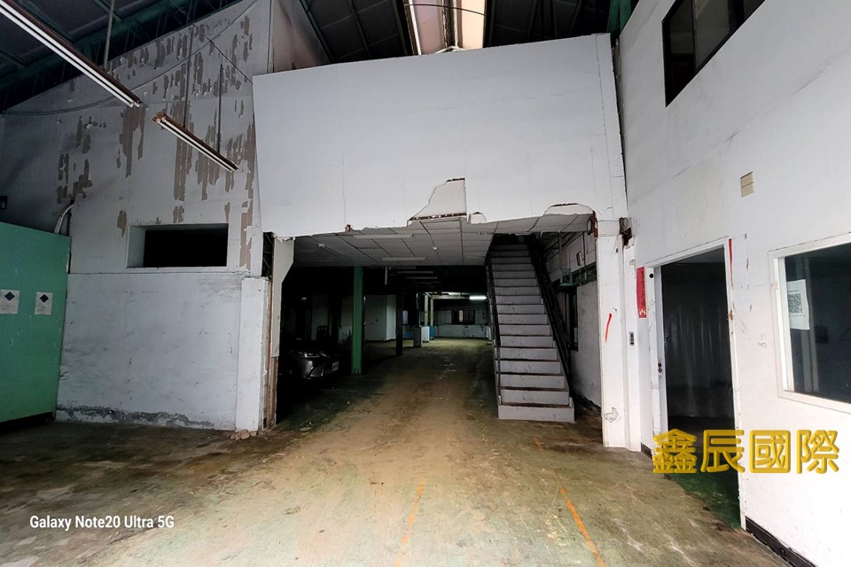 鶯歌合法鋼構廠</BR>地坪：748.6</BR>建坪：1405.89</BR>售價3億1100萬</BR>邊間，面寬