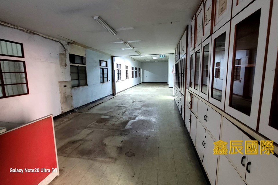 鶯歌合法鋼構廠</BR>地坪：820</BR>建坪：1405.89</BR>租金43萬</BR>雙面臨路