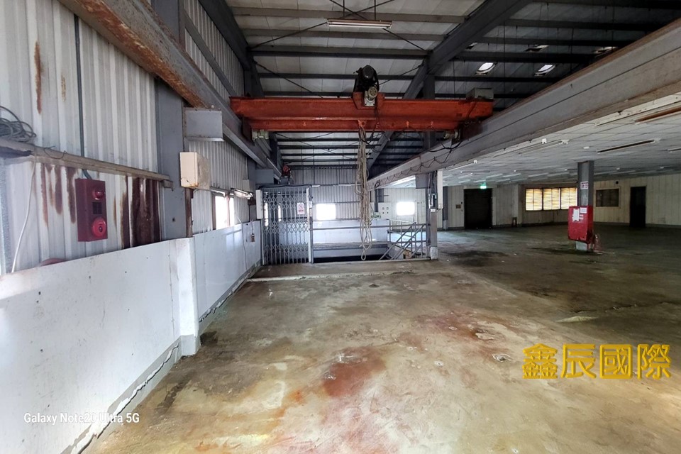 鶯歌合法鋼構廠</BR>地坪：820</BR>建坪：1405.89</BR>租金43萬</BR>雙面臨路