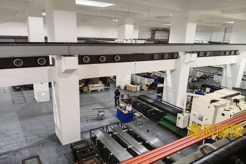 大溪企業總部</BR>地坪：2315.47</BR>建坪：6558.84</BR>售價23億</BR>有貨梯、天車