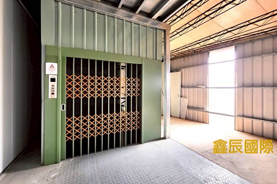 樹林面寬透天廠</B