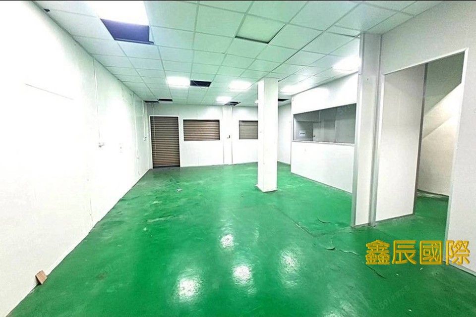 樹林面寬透天廠</BR>地坪：91</BR>建坪：164</BR>售價8200萬</BR>雙門牌大面寬
