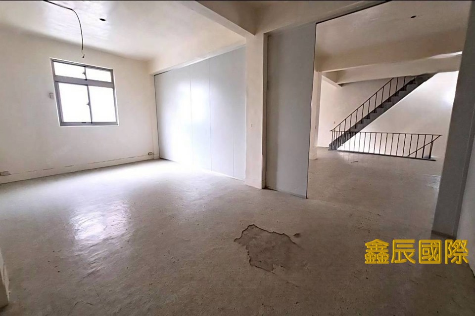 樹林面寬透天廠</BR>地坪：91</BR>建坪：164</BR>售價8200萬</BR>雙門牌大面寬
