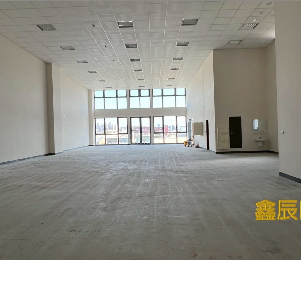 樹林全新透天廠</BR>地坪：112.48</BR>建坪：412.75</BR>售價2億2702萬</BR>全新完工