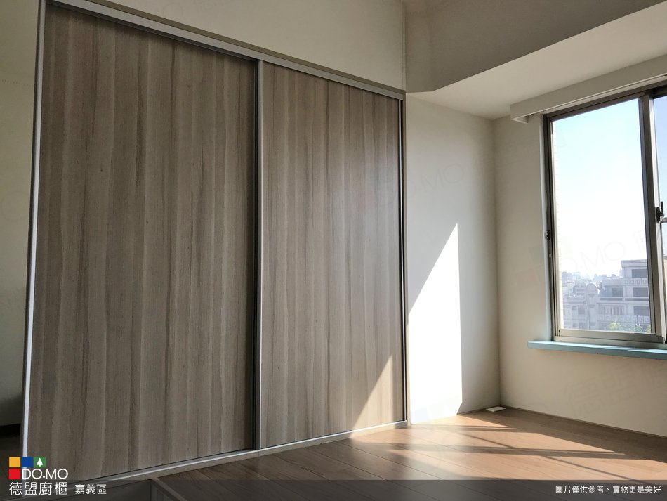 嘉義系統家具案例：博愛路黃小姐，架高木地板與系統櫥櫃的機能收納