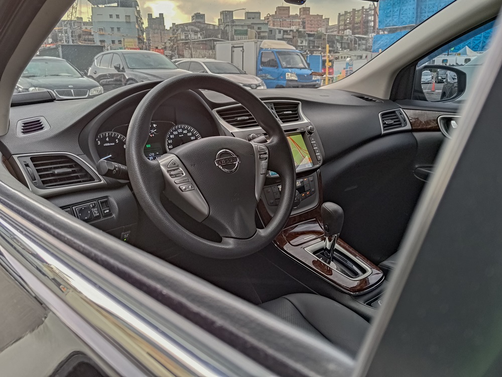 17 sentra 豪華 25.8