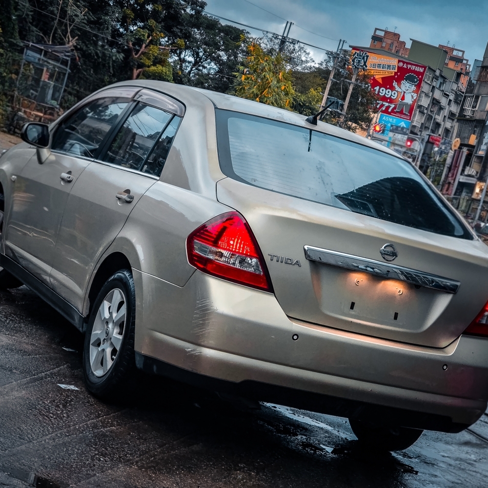 2008  nissan Tiida 4D 1.8L
