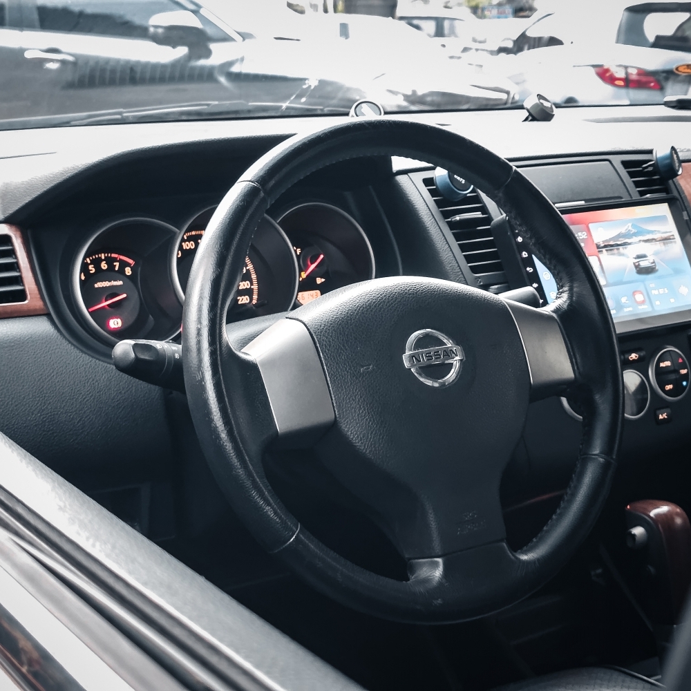 2008  nissan Tiida 4D 1.8L