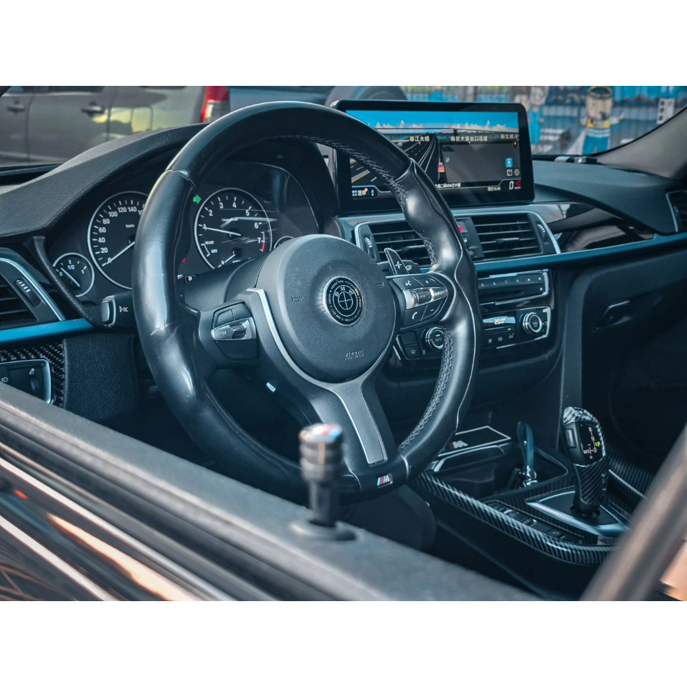 2016 bmw 318i Lci小改款