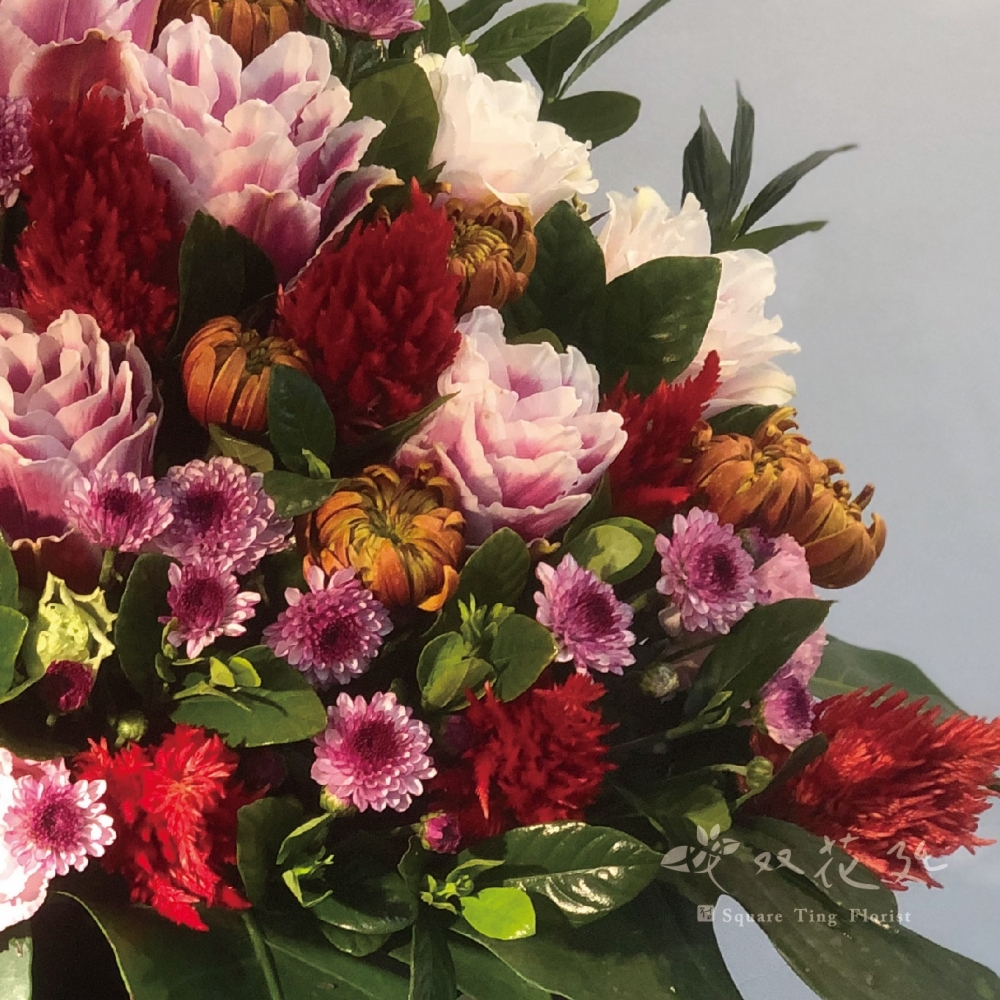 大三角祭祀桌花