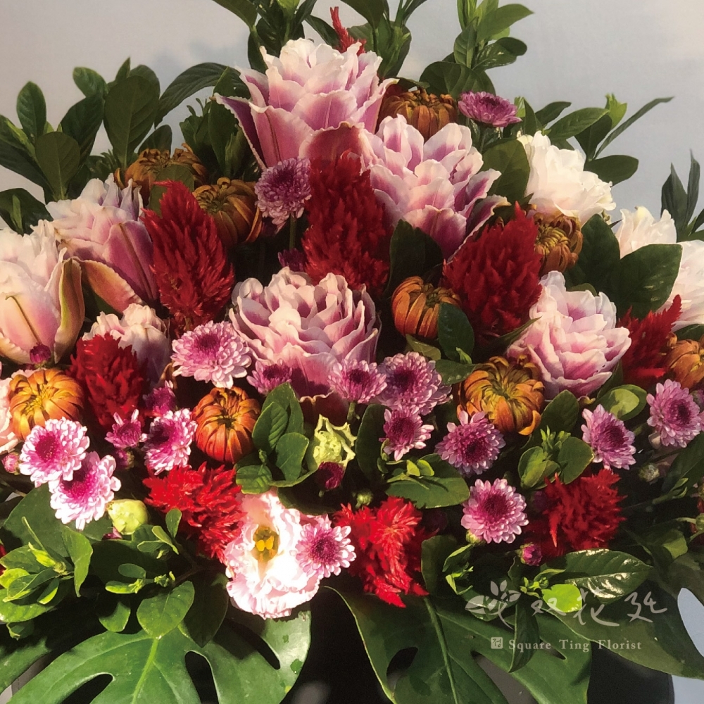 大三角祭祀桌花