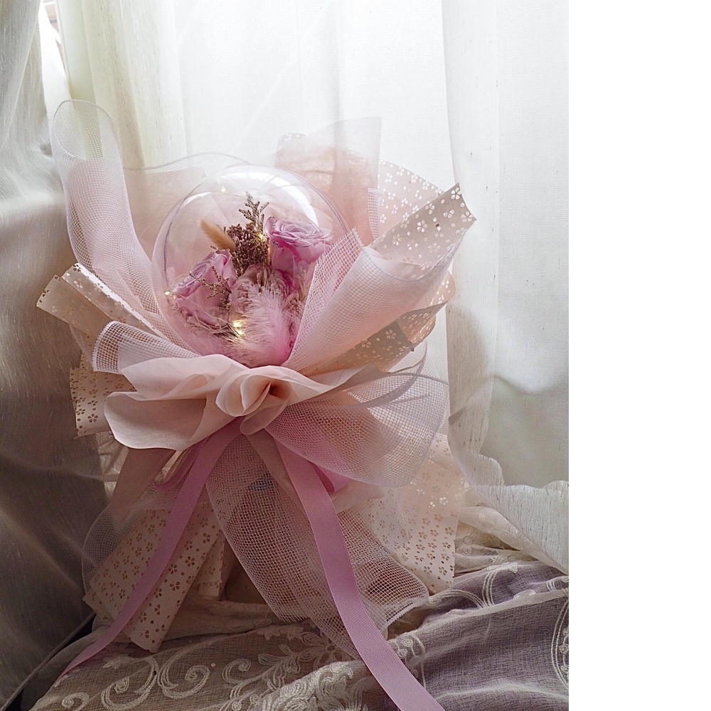 永生花啵啵球花束 情人節花束 母親節花束 告白花束 求婚花束 生日花束 表揚花束 畢業花束 星光花束