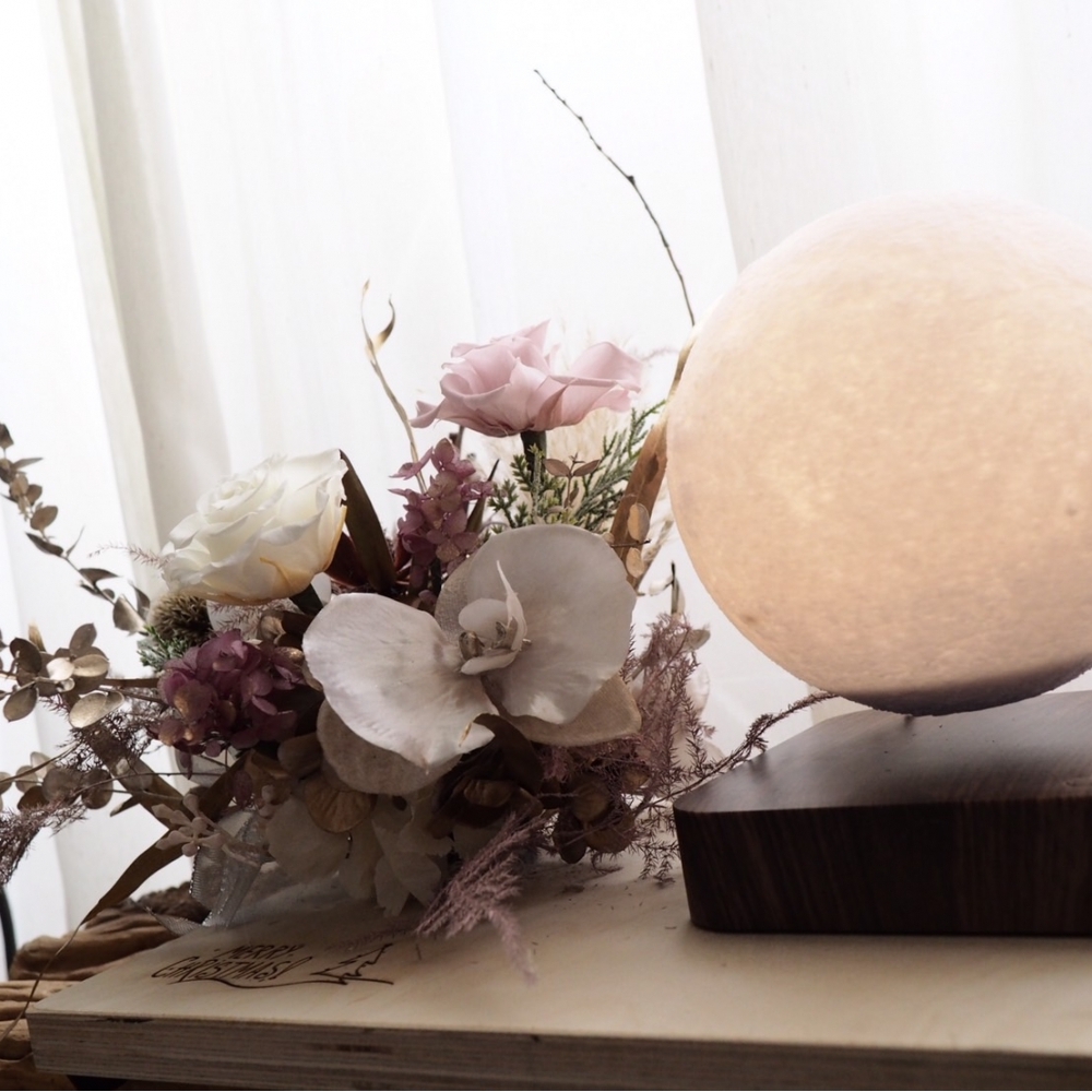 創意客製雷調永生花磁浮月球檯燈 適用於 聖誕節 告白 情人節 母親節 周年紀念日 生日禮物 求婚