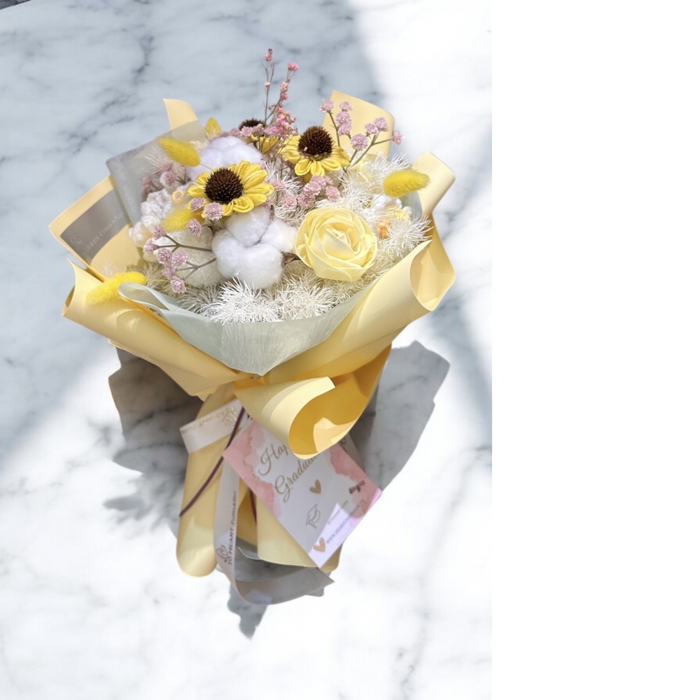 索拉花畢業花束 (公仔款 學士熊 拉布布 永生花 藍天白雲款)