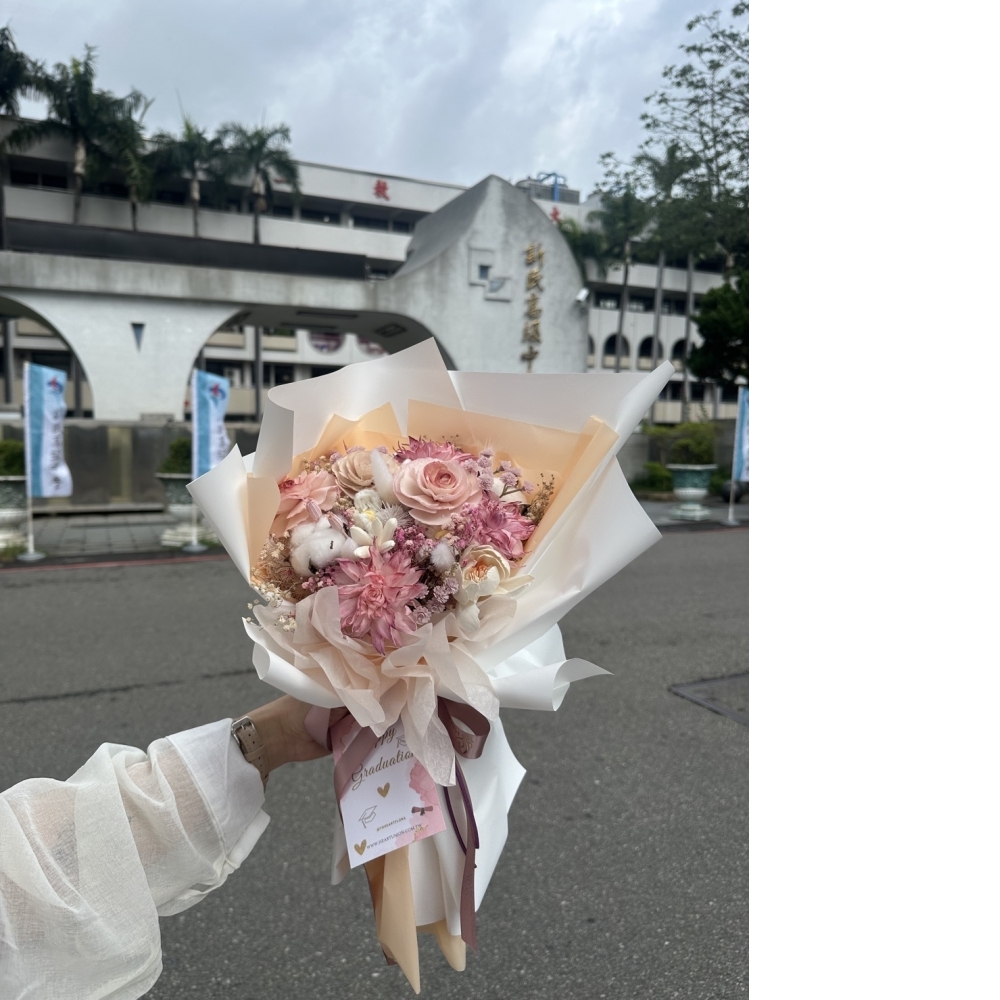 索拉花畢業花束 (公仔款 學士熊 拉布布 永生花 藍天白雲款)