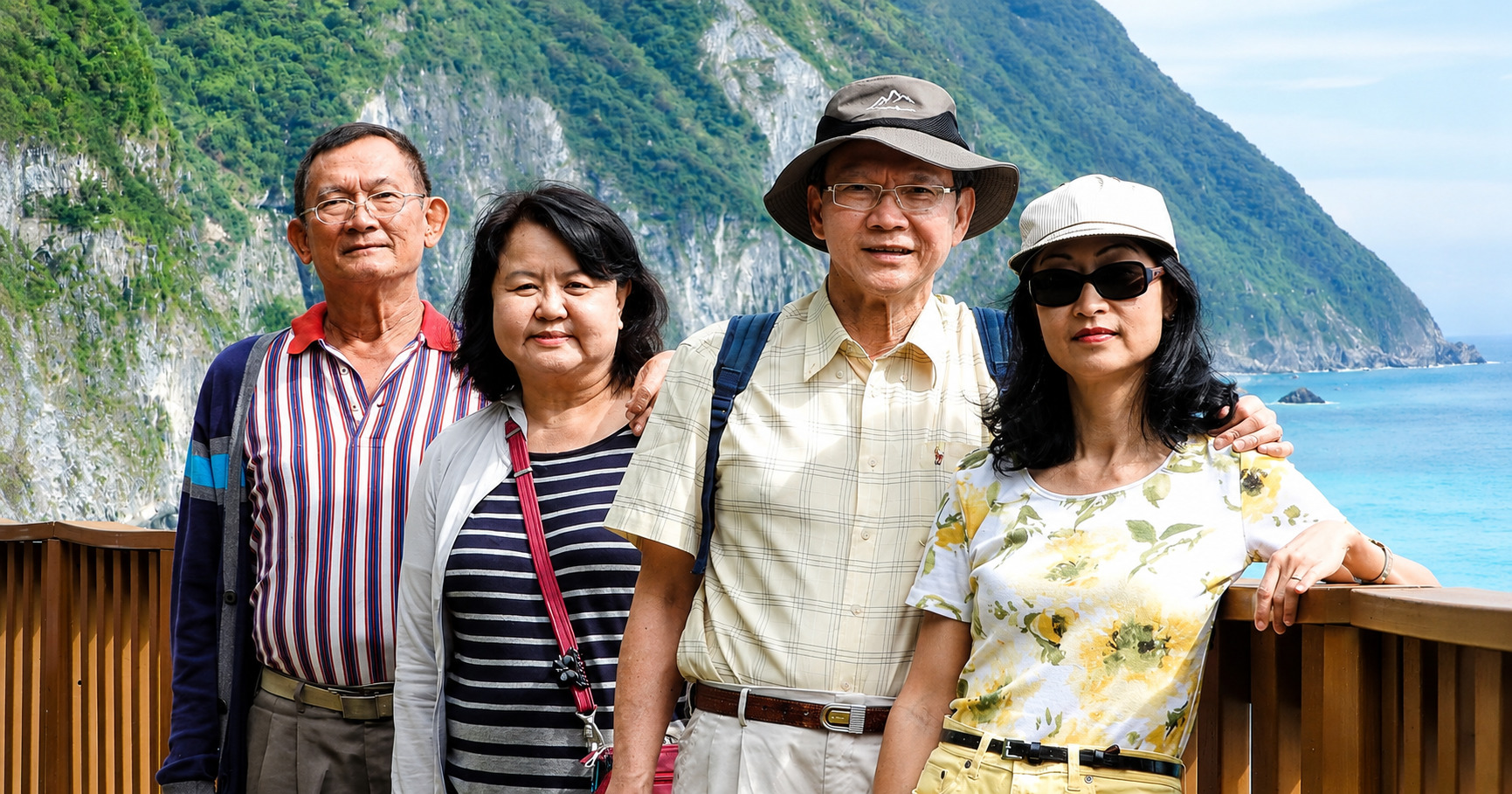 新加坡旅客 清水斷涯合影
