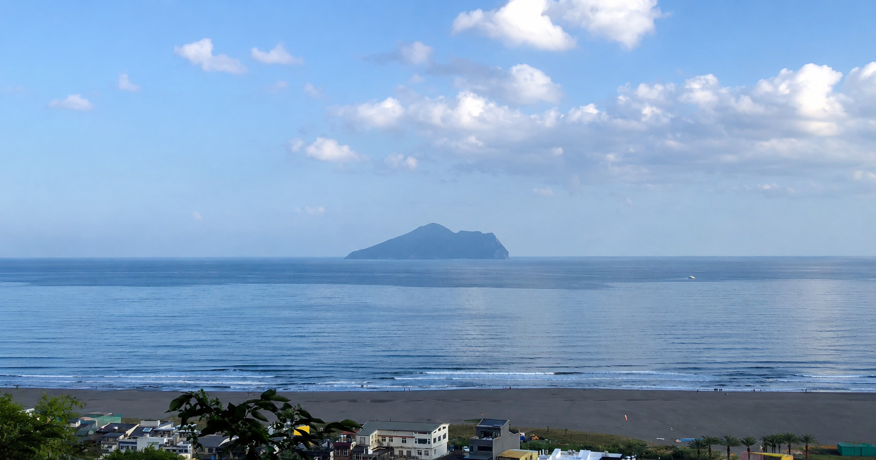 遠眺龜山島