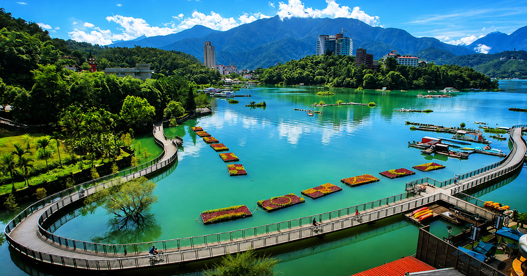 日月潭自行車道湖景