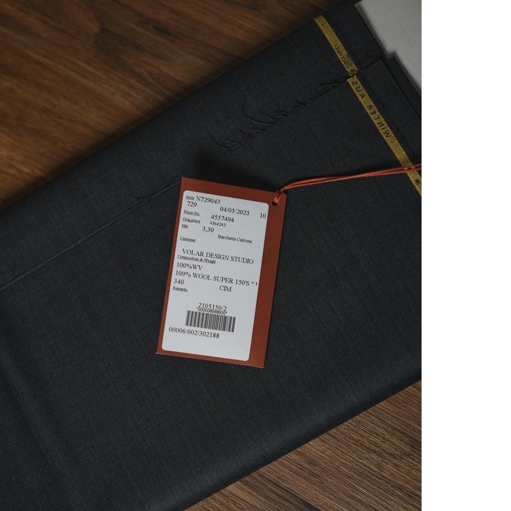 兼具挺括與光澤：Loro Piana 150s 墨綠色西裝訂製
