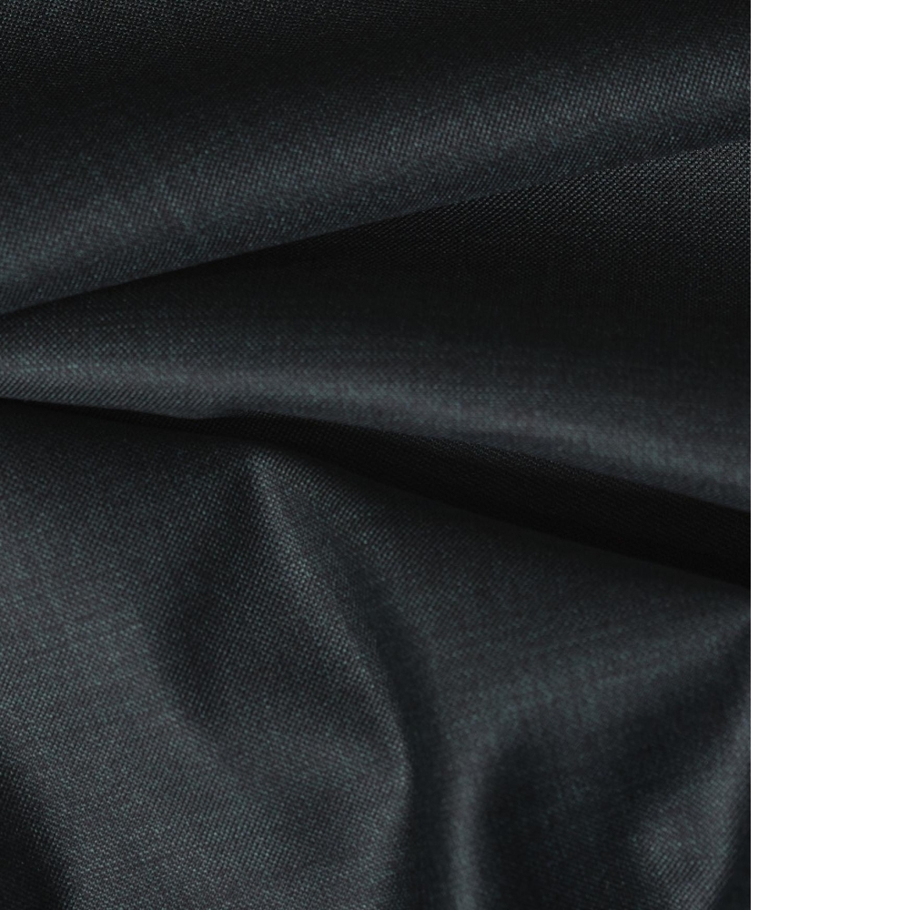 兼具挺括與光澤：Loro Piana 150s 墨綠色西裝訂製