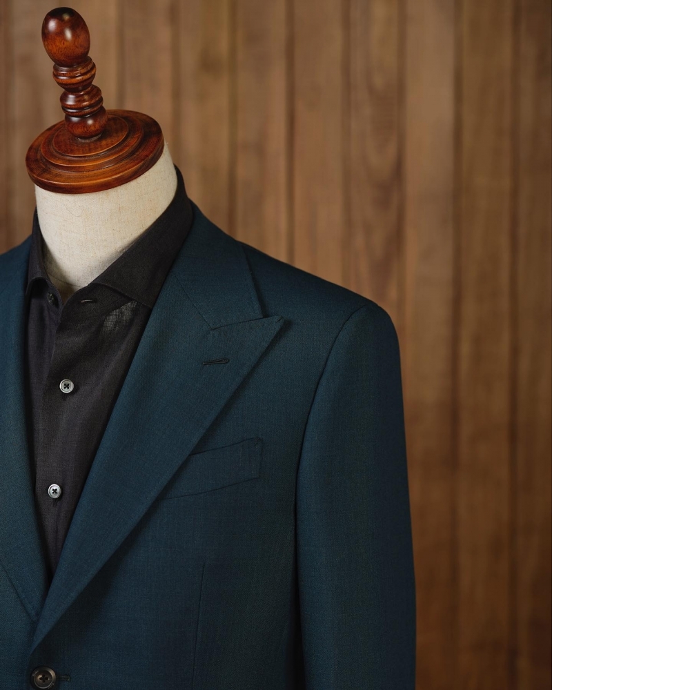 超越經典:Loro Piana 藍綠色西裝的非凡品味