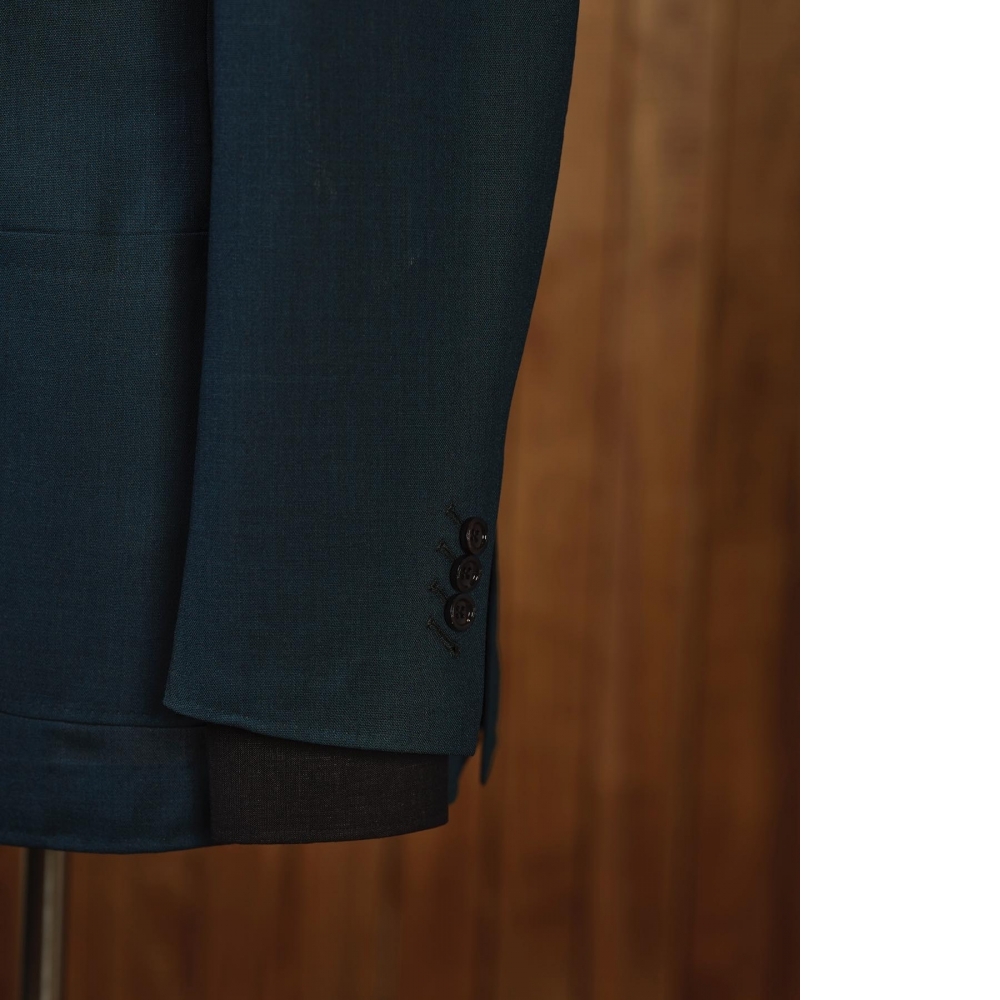 超越經典:Loro Piana 藍綠色西裝的非凡品味