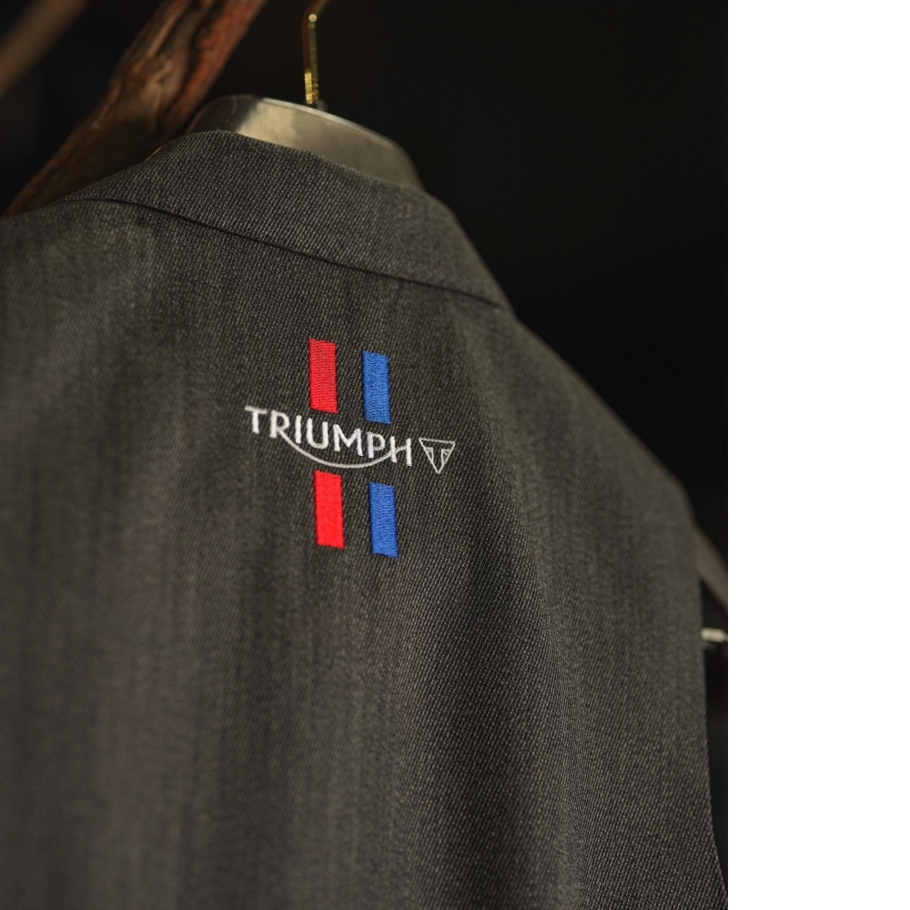 西裝背心訂製 凱旋 Triumph 的專屬圖騰