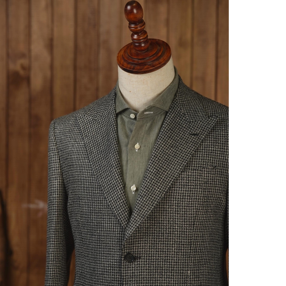 經典與休閒的完美碰撞：當千鳥格 (Houndstooth) 遇上亞麻休閒西裝