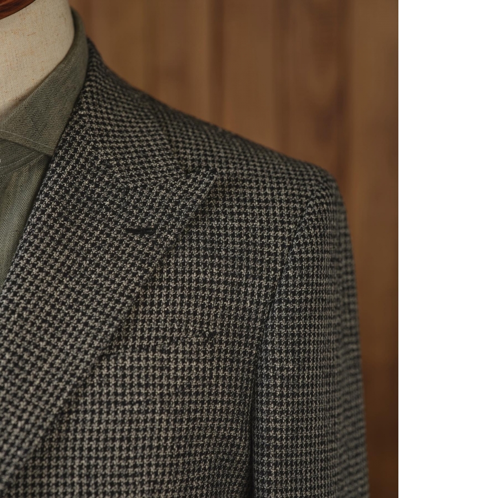 經典與休閒的完美碰撞:當千鳥格 (Houndstooth) 遇上亞麻休閒西裝