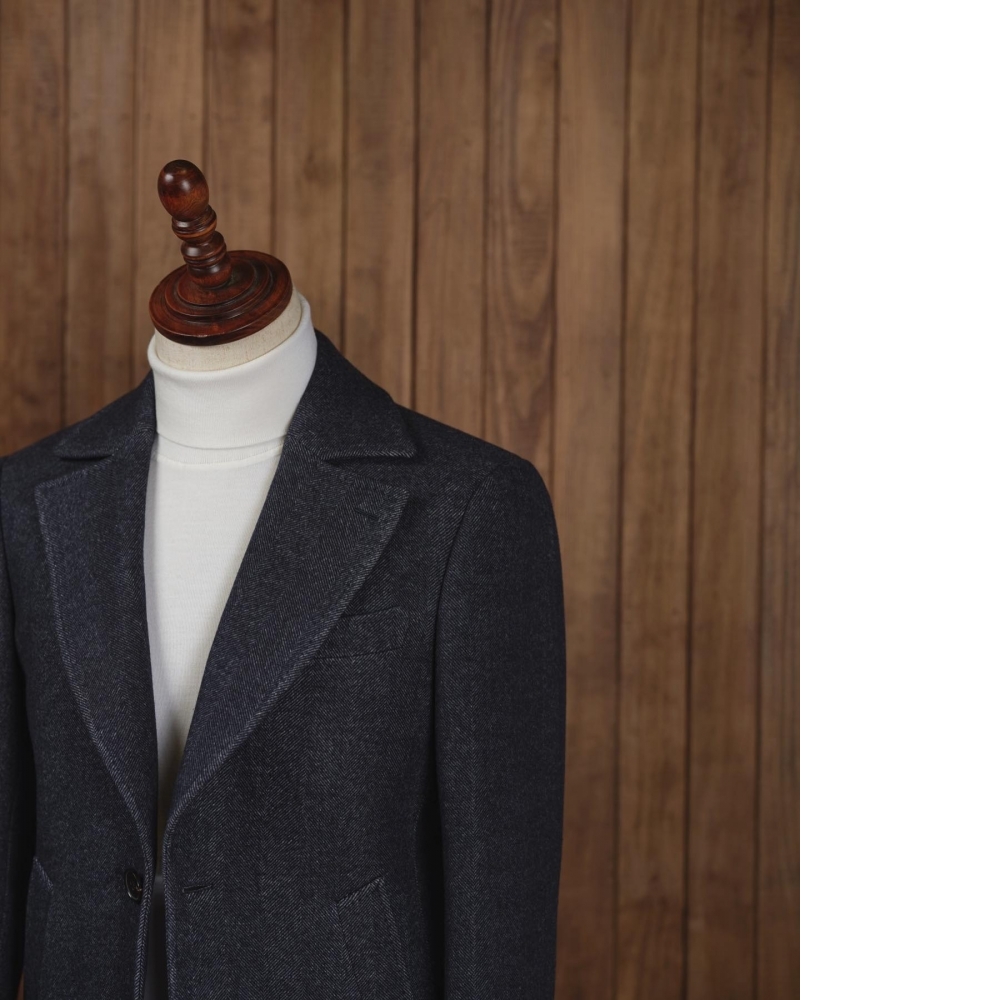 Drago Skyfall 180s 丹寧色大衣 560克的厚重與頂級手感