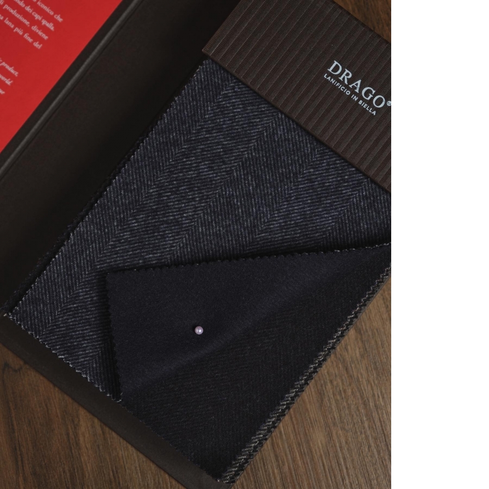 Drago Skyfall 180s 丹寧色大衣 560克的厚重與頂級手感
