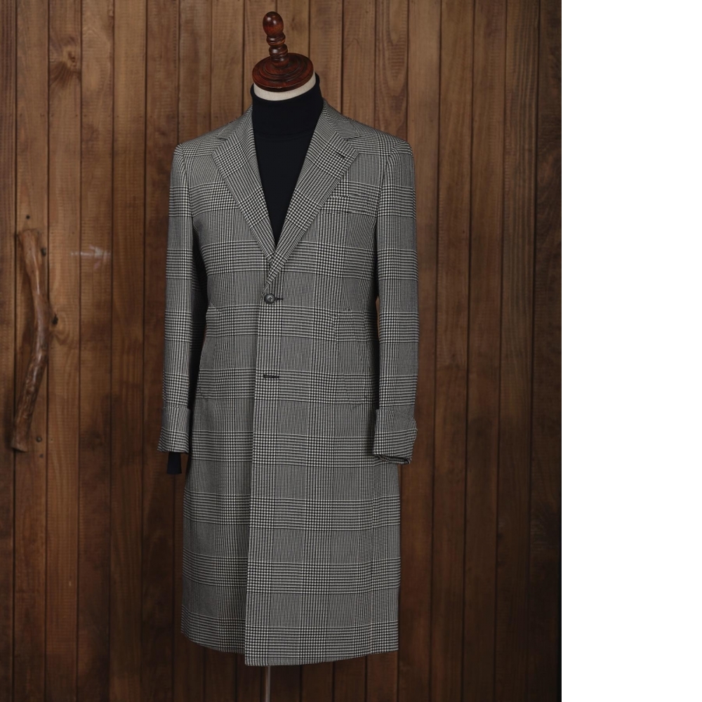 經典黑灰白 Zegna 威爾斯王子格大衣的雋永魅力