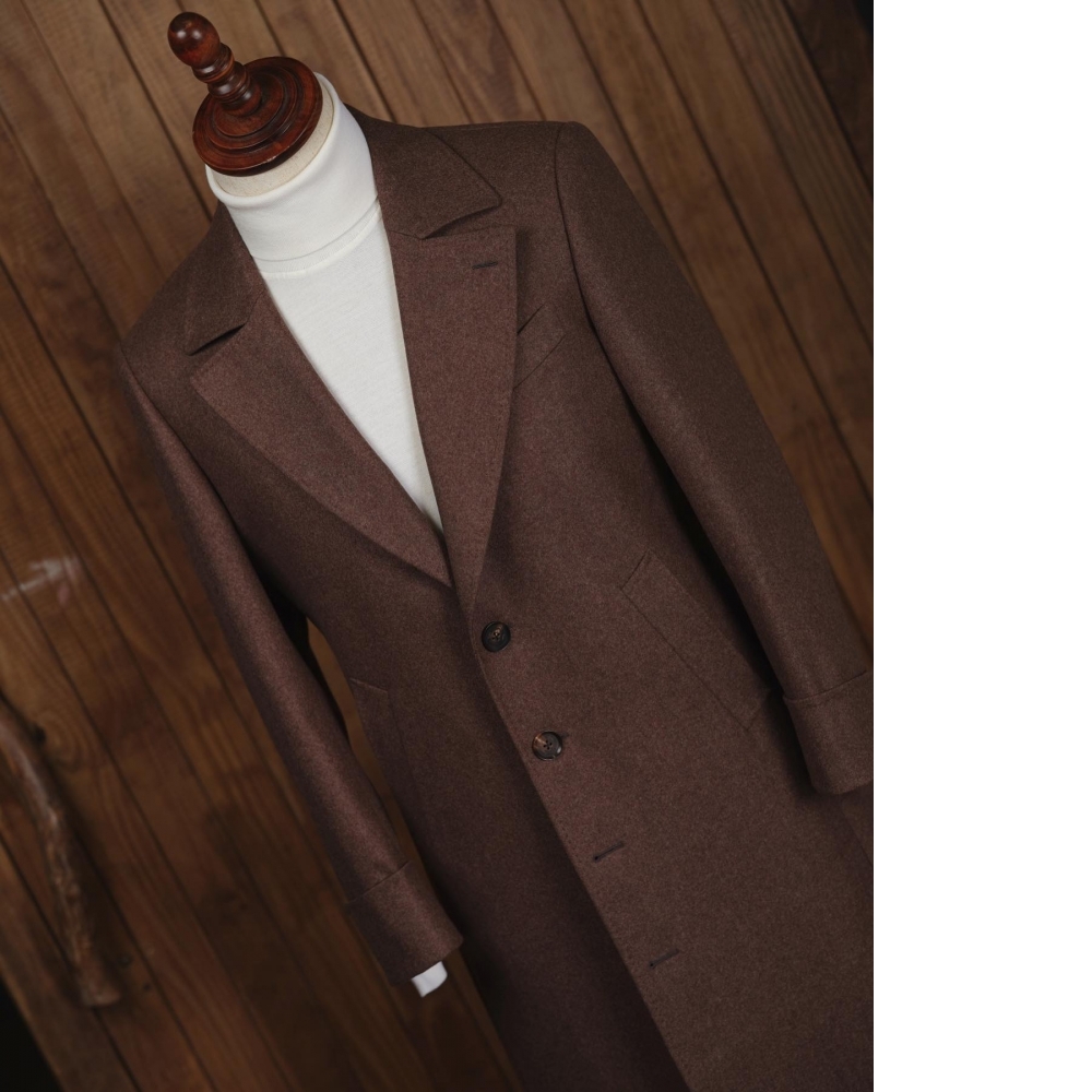 Zegna 經典棕色大衣 演繹秋冬的優雅線條