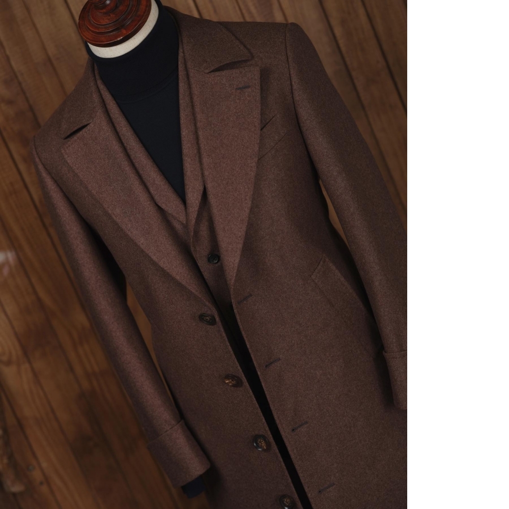 Zegna 經典棕色大衣 演繹秋冬的優雅線條