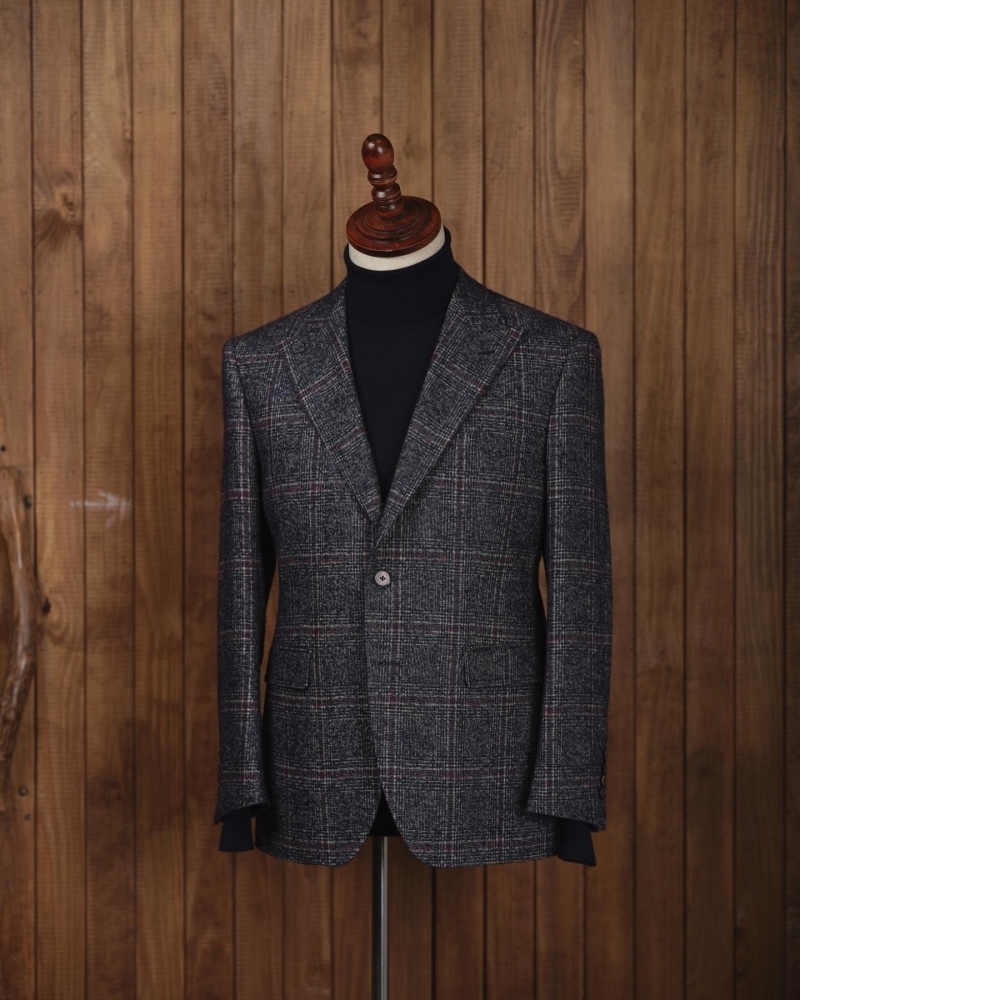 尋求獨特的品味之選：Loro Piana 藍紫色格紋休閒西裝，打造鮮明個人風格